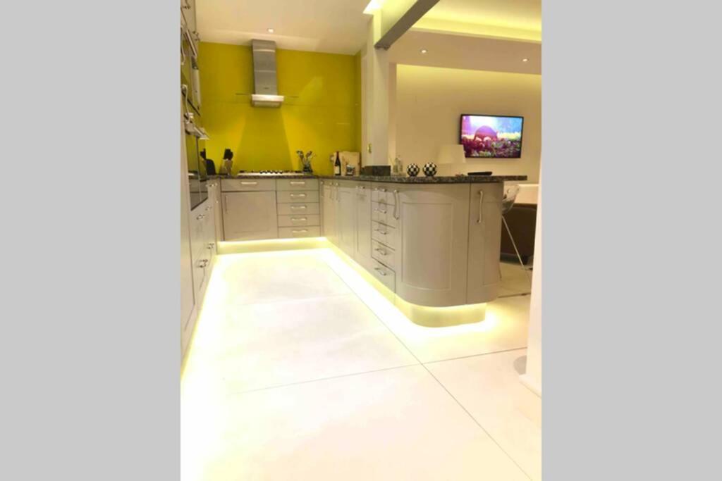 Marylebone Mayfair Hyde & Regents Park W1 ลอนดอน ภายนอก รูปภาพ